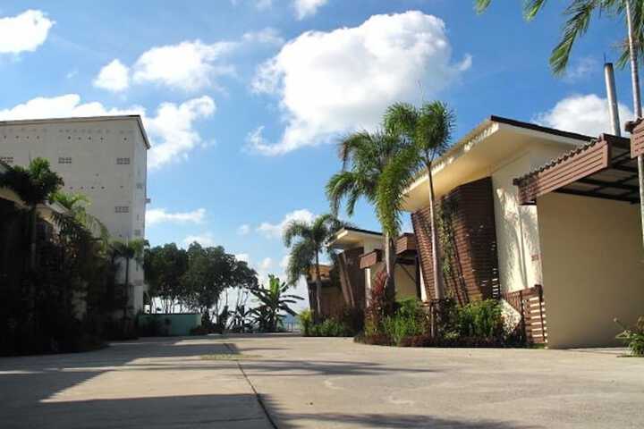 Hotel 2 of 32