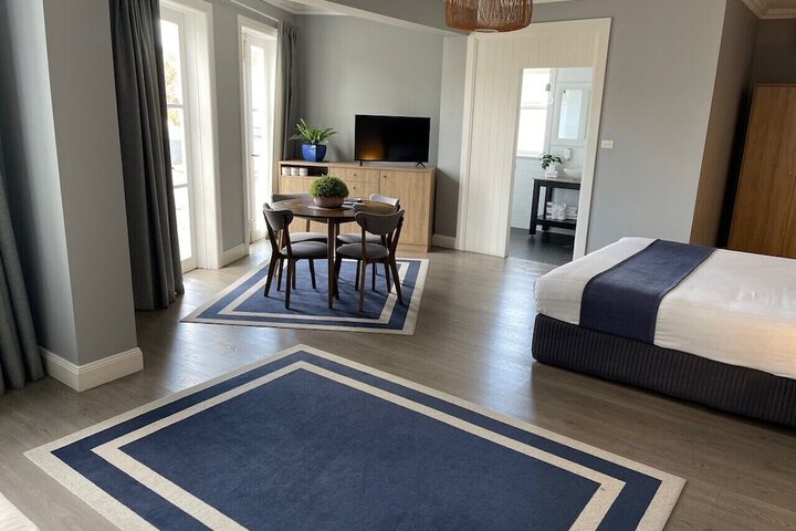 Room 11 of 34