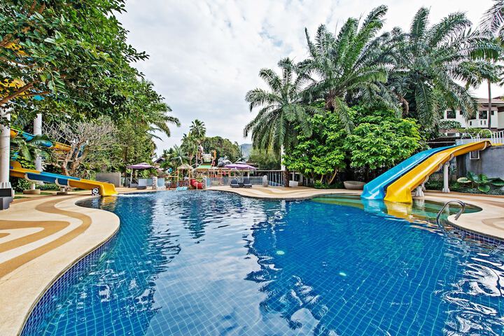 Hotel with Pool