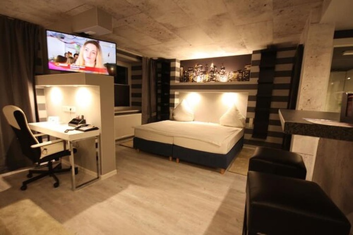 Room 37 of 72