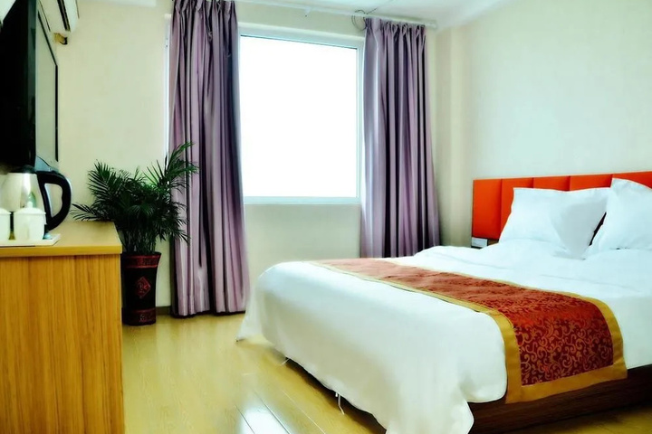 Room 3 of 9