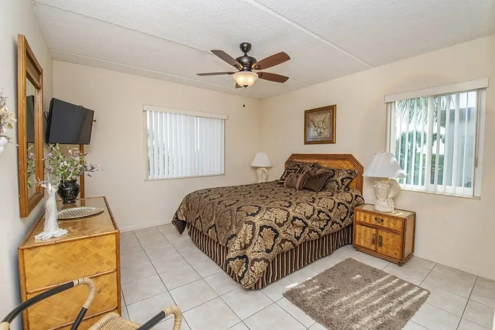 Room 2 of 17
