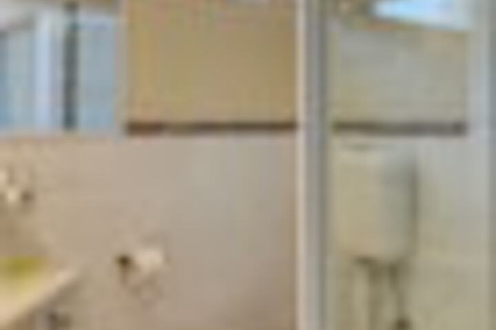 Room 98 of 138