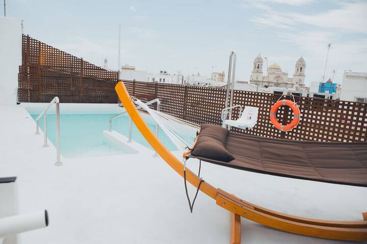 Pool 48 of 52