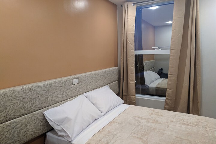 Room 6 of 22