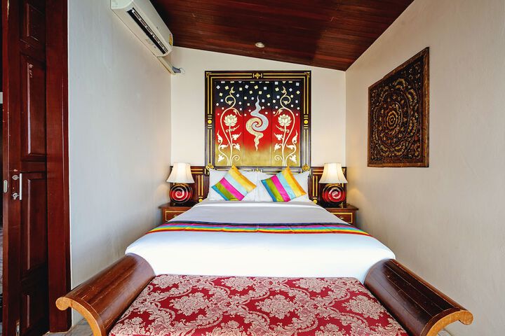 Room 27 of 282