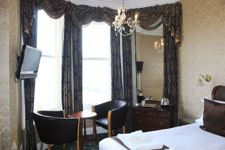 Room 13 of 39
