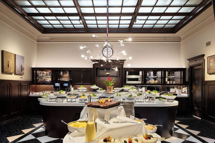 Dining 74 of 97