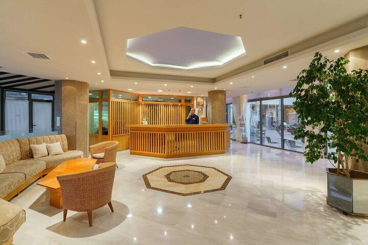 Guest Lobby