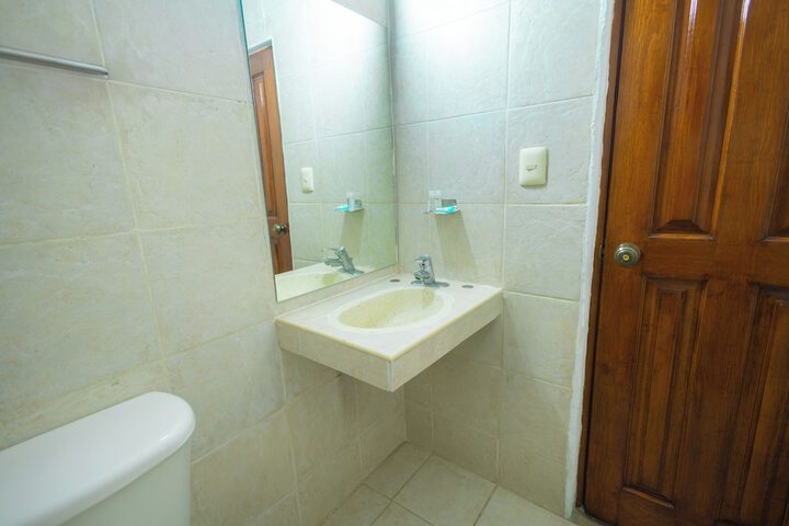 Room 10 of 82