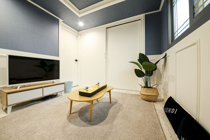 Room 26 of 33