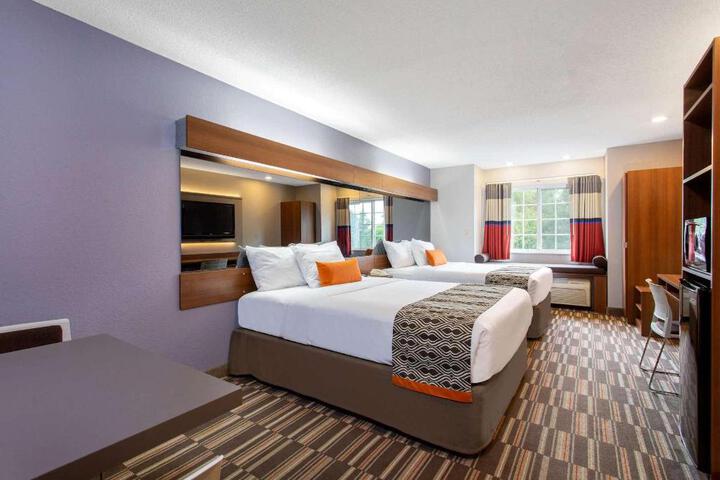 1 Queen Bed (14 of 26)
