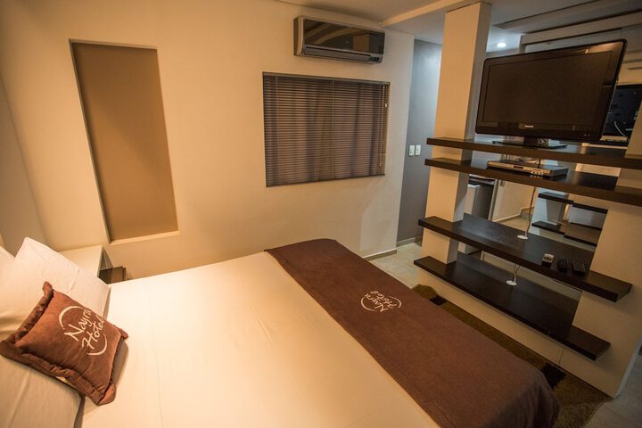 Room 18 of 40