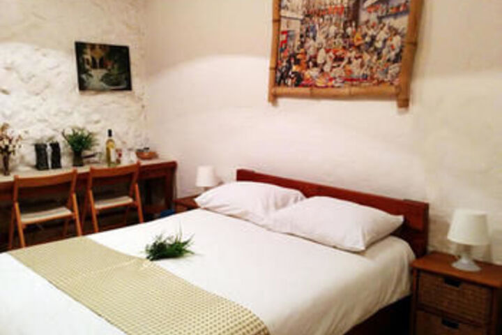 Room 13 of 40