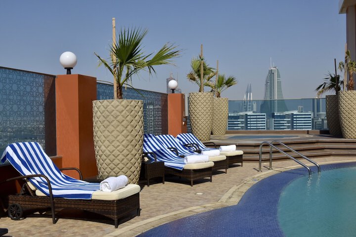 Pool 56 of 82