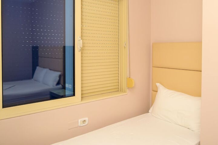 Room 17 of 218