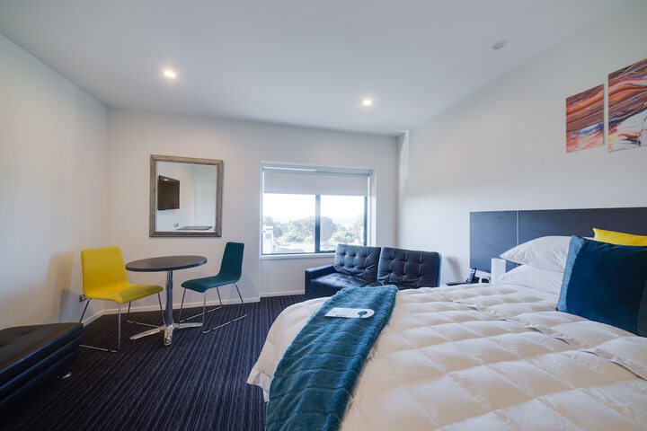 Room 28 of 118