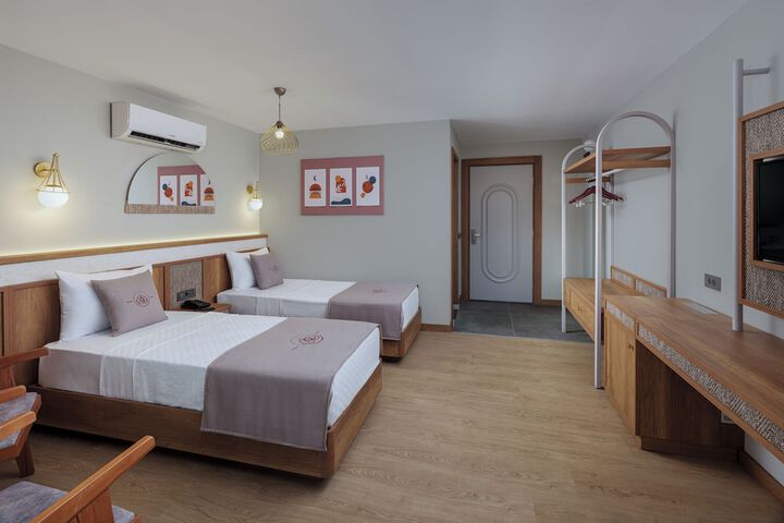 Room 6 of 31