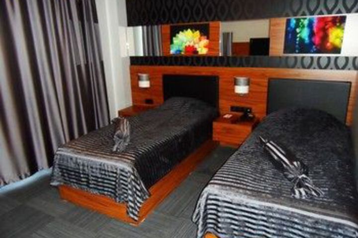 Room 11 of 35