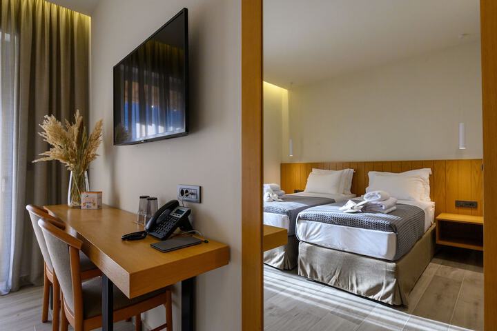 Room 3 of 45