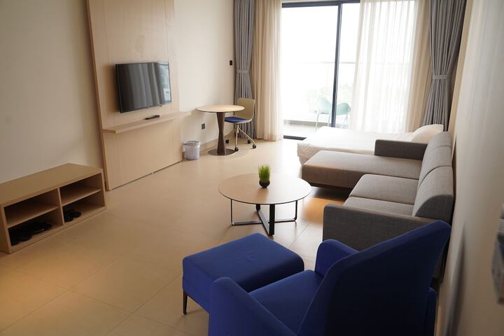 Room 9 of 46