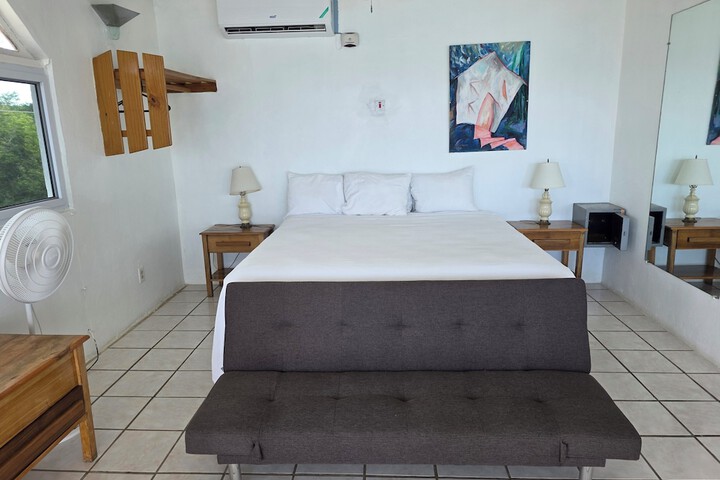 Room 34 of 266