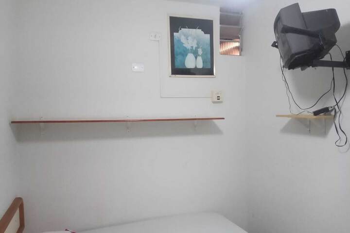 Room 26 of 34