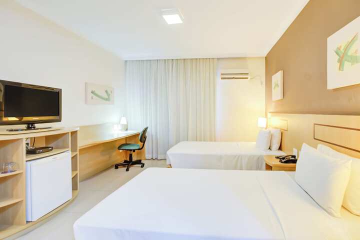 Room 28 of 69