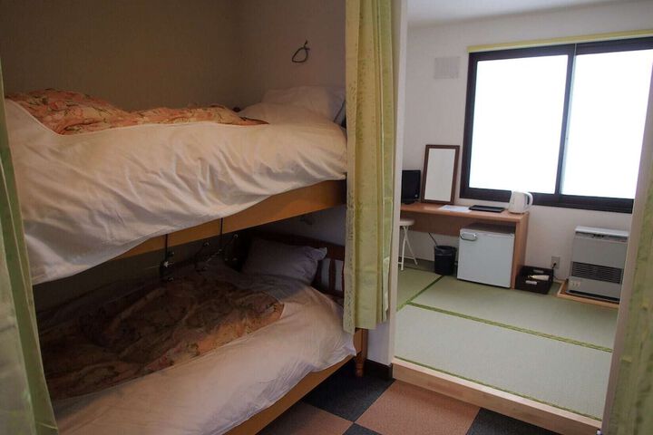 Room 15 of 34