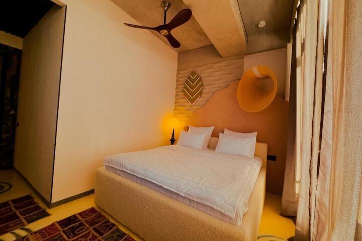 Room 15 of 38