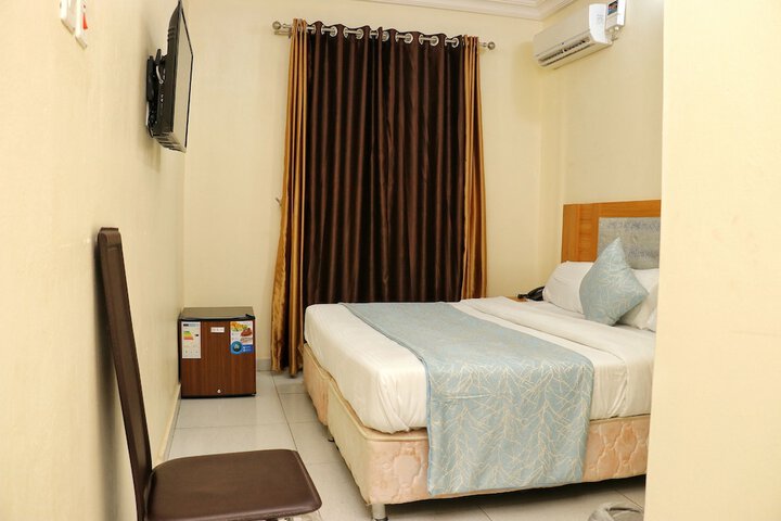 Room 14 of 40