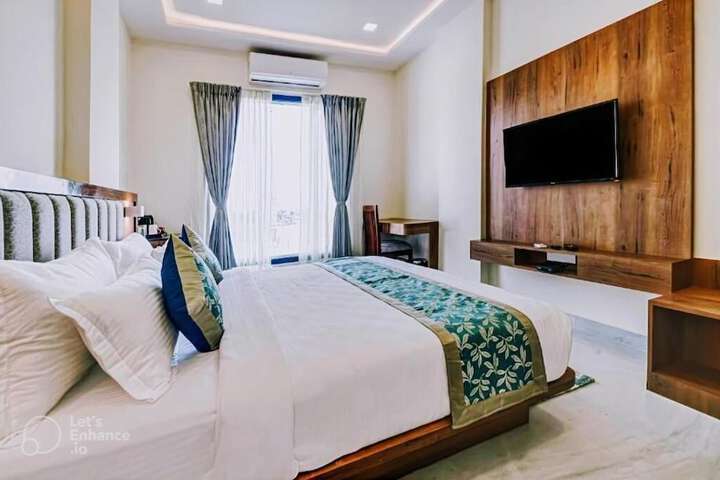 Room 2 of 25