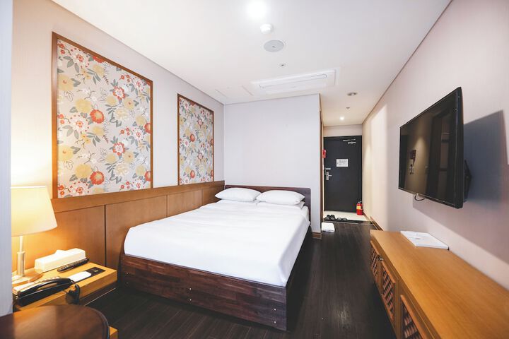 Room 40 of 151
