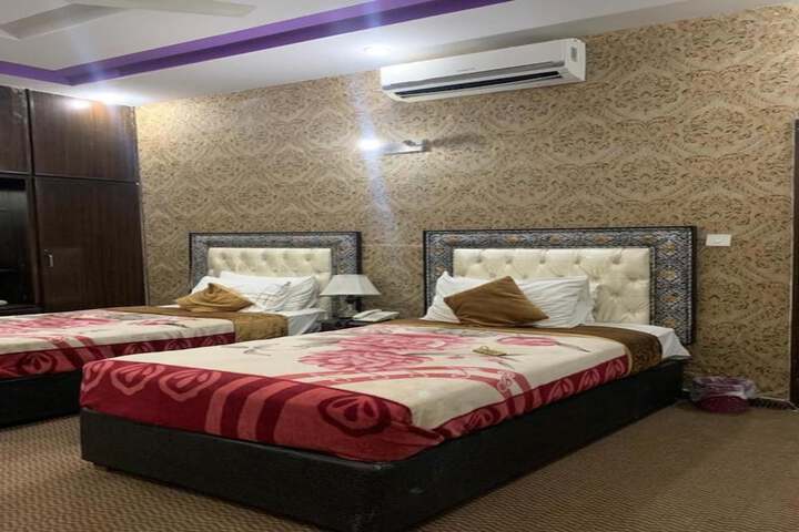 Room 10 of 68