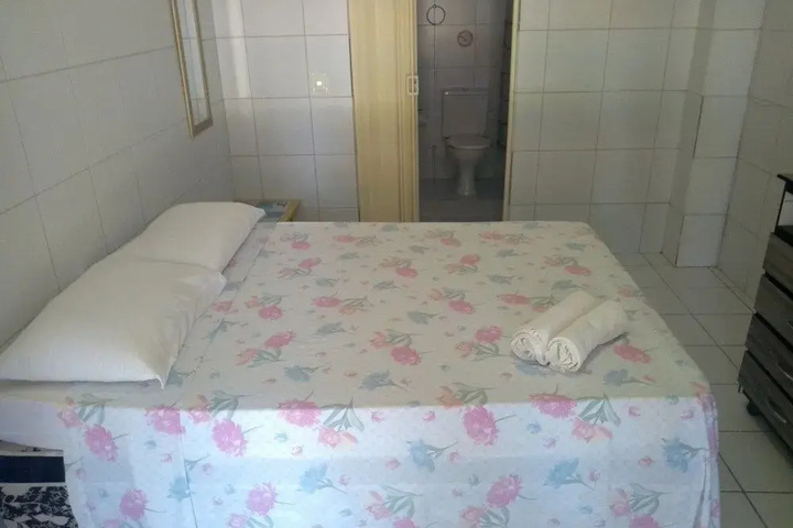 Room 5 of 19