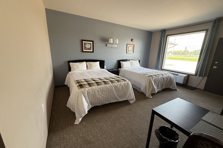 Room 6 of 9