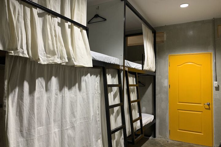Room 8 of 74