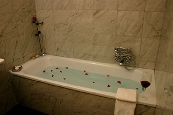 Room 5 of 23