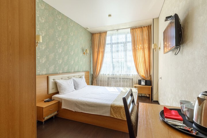 Room 13 of 25