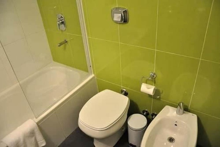 Room 10 of 62