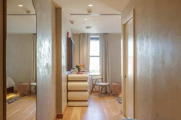 Room 15 of 35