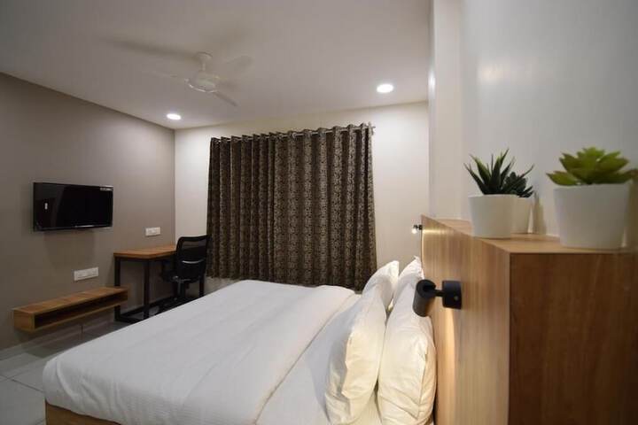 Room 9 of 36