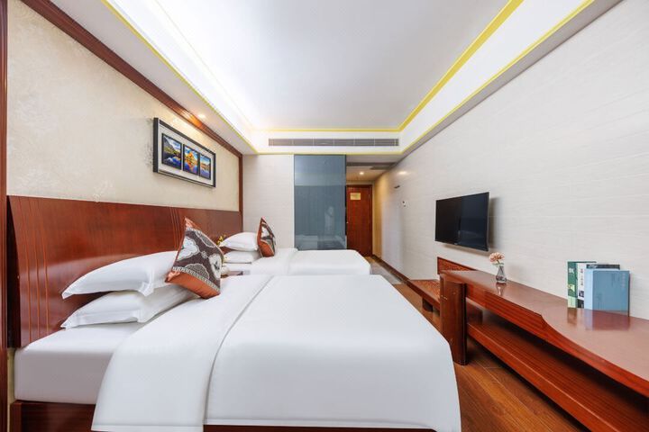 Room 8 of 15