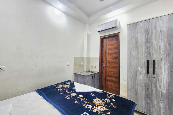 Room 20 of 28