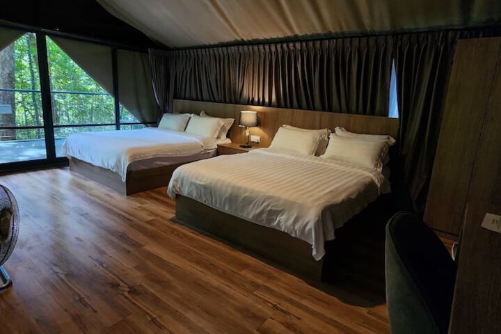 Room 15 of 36
