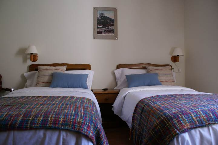 Room 13 of 27