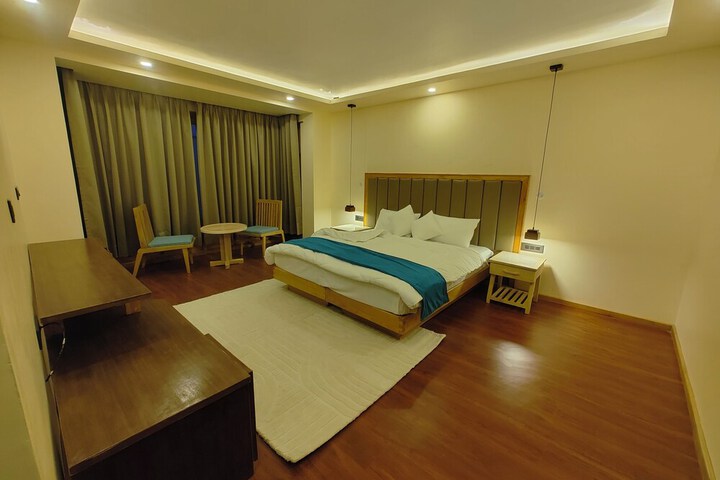 Room 16 of 40