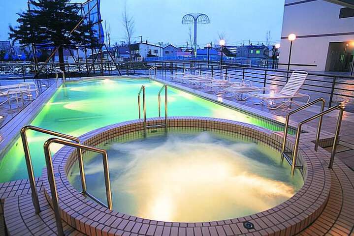 Hotel Pool