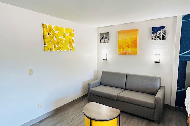 Room 15 of 25
