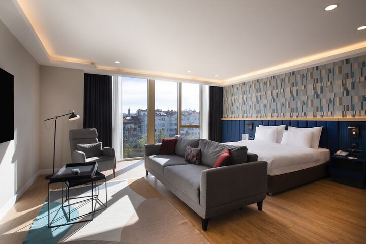 Room 48 of 96